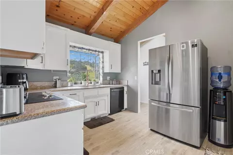 Kitchen - 26201 Cumberland, Tehachapi, CA 93561 photo 1 of 2