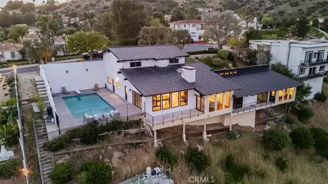 34 Sage Ln, Bell Canyon, CA 91307
