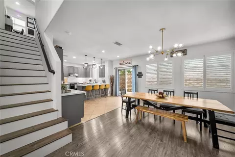 Entry Way - 28341 Willow Ct, Saugus, CA 91350 photo 2 of 5