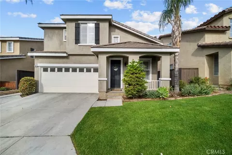 Exterior - 28341 Willow Ct, Saugus, CA 91350 photo 2 of 6