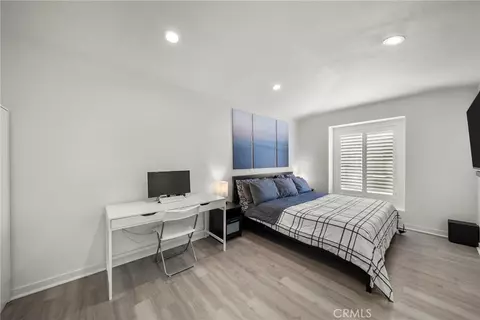 Bedroom - 28341 Willow Ct, Saugus, CA 91350 photo 4 of 6