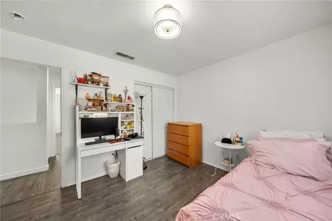 Bedroom - 28341 Willow Ct, Saugus, CA 91350 photo 2 of 6
