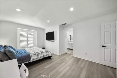 Bedroom - 28341 Willow Ct, Saugus, CA 91350 photo 5 of 6
