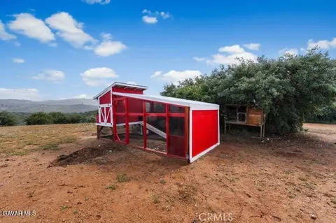 Exterior - 17041 Summers Dr, Tehachapi, CA 93561 photo 12 of 14