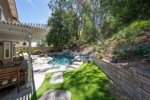 Exterior - 22138 Copper Hl, Saugus, CA 91350 photo 3 of 9