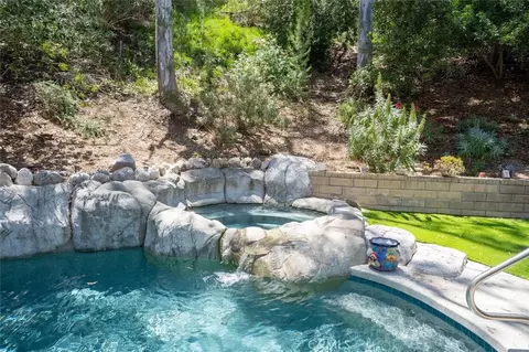 Exterior - 22138 Copper Hl, Saugus, CA 91350 photo 7 of 9