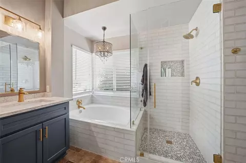 Bath - 22138 Copper Hl, Saugus, CA 91350 photo 3 of 4