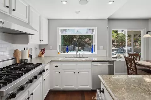 Kitchen - 22138 Copper Hl, Saugus, CA 91350 photo 5 of 5