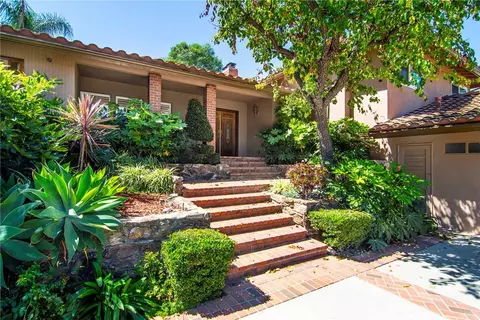 22548 Waterbury St, Woodland Hills, CA 91364