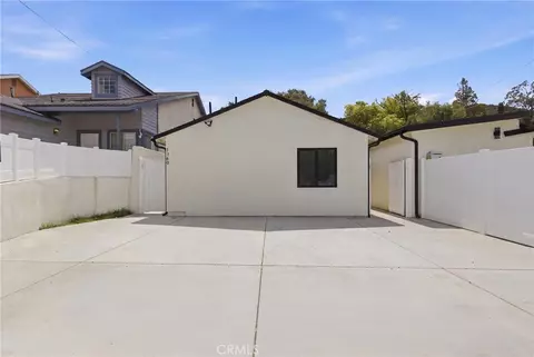 Exterior - 10012 Plainview Ave, Tujunga, CA 91042 photo 5 of 6