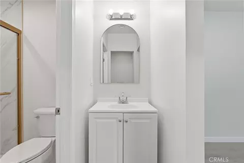 Bath - 10012 Plainview Ave, Tujunga, CA 91042 photo 2 of 5