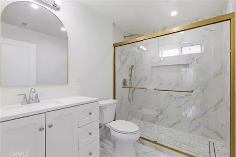 Bath - 10012 Plainview Ave, Tujunga, CA 91042 photo 3 of 5