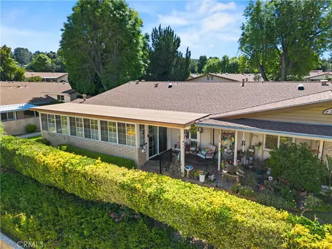 26835 Avenue Of The Oaks #B, Newhall, CA 91321