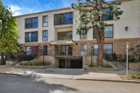 15344 Weddington St #102, Sherman Oaks, CA 91411