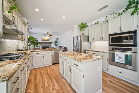 1029 Poppy Tree Pl, Simi Valley, CA 93065