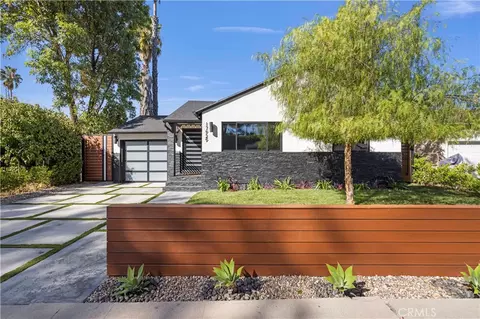 17929 Martha St, Encino, CA 91316