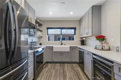 5232 Corteen Pl #17, Valley Village, CA 91607