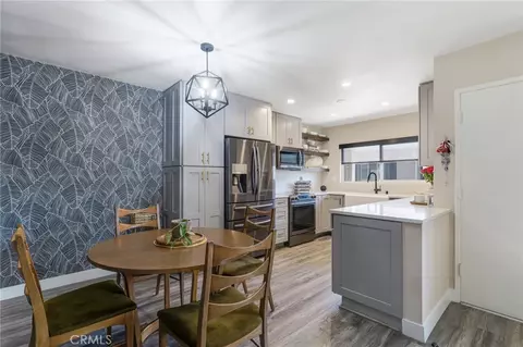 5232 Corteen Pl #17, Valley Village, CA 91607