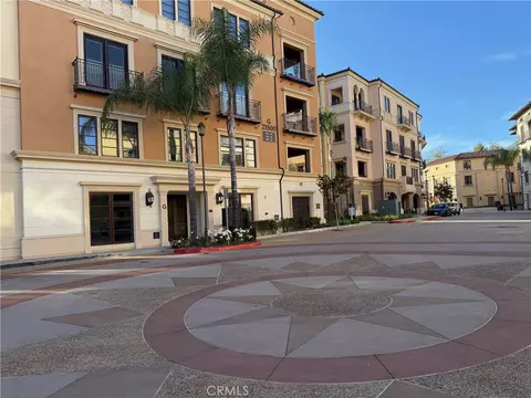 23500 Park Sorrento #D44, Calabasas, CA 91302