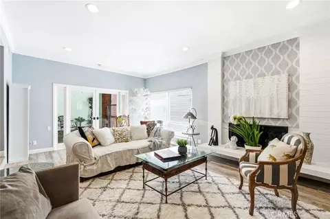4807 Woodley Ave #303, Encino, CA 91436