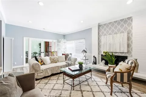 4807 Woodley Ave #303, Encino, CA 91436