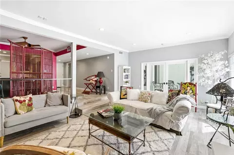 4807 Woodley Ave #303, Encino, CA 91436