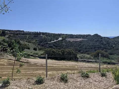 30 Coya Trl, Chatsworth, CA 91311