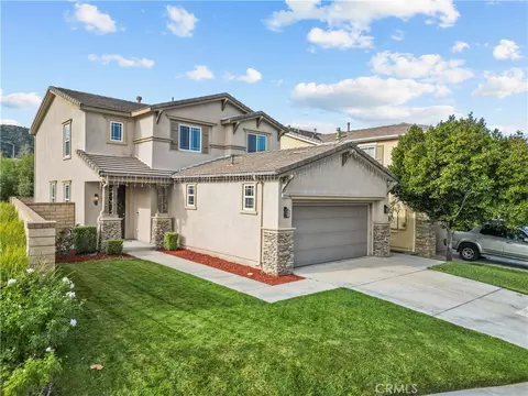 19904 Holly Dr, Saugus, CA 91350