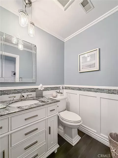 Bath - 984 Oakmont Ct, Simi Valley, CA 93065 photo 2 of 11