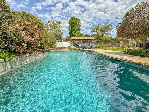 Exterior - 984 Oakmont Ct, Simi Valley, CA 93065 photo 4 of 26