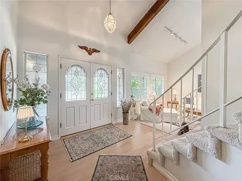 Entry Way - 984 Oakmont Ct, Simi Valley, CA 93065 photo 2 of 4