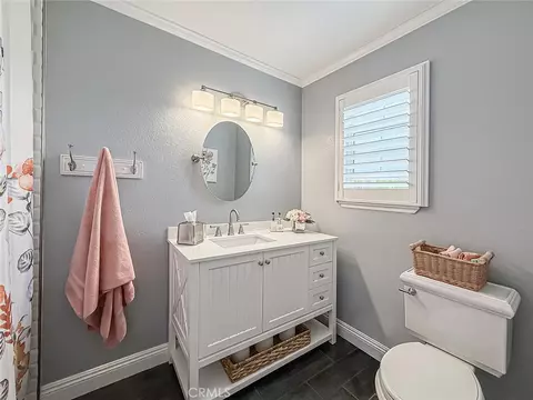 Bath - 984 Oakmont Ct, Simi Valley, CA 93065 photo 3 of 11