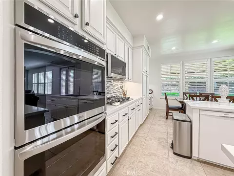 Kitchen - 2548 Rudolph, Simi Valley, CA 93065 photo 7 of 8