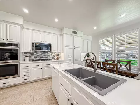 Kitchen - 2548 Rudolph, Simi Valley, CA 93065 photo 5 of 8