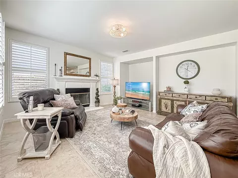 Living - 2548 Rudolph, Simi Valley, CA 93065 photo 2 of 2