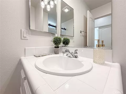 Bath - 2548 Rudolph, Simi Valley, CA 93065 photo 2 of 11