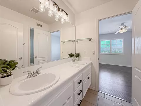 Bath - 2548 Rudolph, Simi Valley, CA 93065 photo 4 of 11