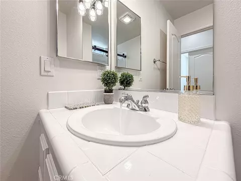 Bath - 2548 Rudolph, Simi Valley, CA 93065 photo 2 of 11