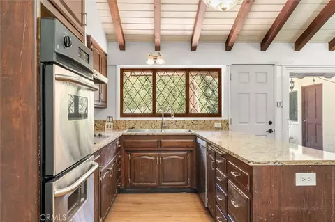 736 Crater Oak Dr, Calabasas, CA 91302