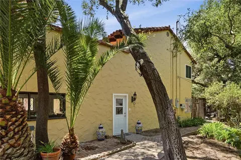 736 Crater Oak Dr, Calabasas, CA 91302