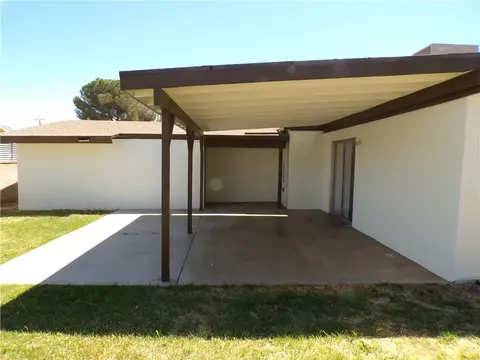 Exterior - 44715 5th St E, Lancaster, CA 93535 photo 4 of 4