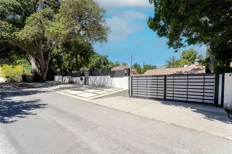 Exterior - 7284 Saint Estaban St, Tujunga, CA 91042 photo 6 of 9