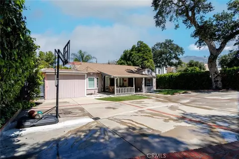 Exterior - 7284 Saint Estaban St, Tujunga, CA 91042 photo 4 of 9