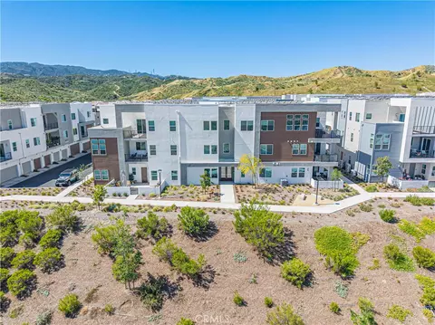 27212 Diamond Peak Ln #203, Valencia, CA 91381