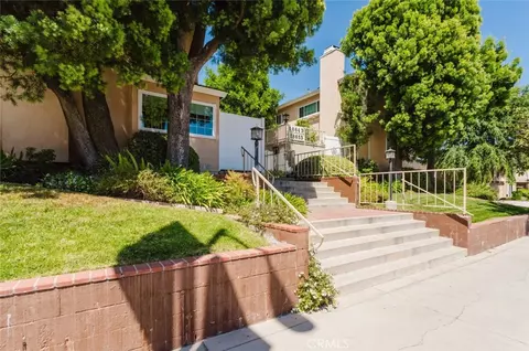 18643 Burbank #7, Tarzana, CA 91356