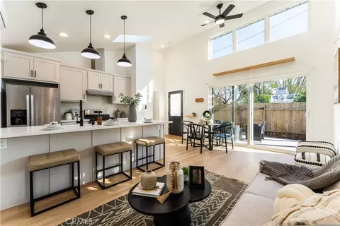16124 San Fernando Msn, Granada Hills, CA 91344