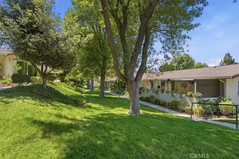 26831 Avenue Of The Oaks #A, Newhall, CA 91321