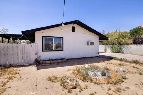 Exterior - 7100 Cholla Ave, Yucca Valley, CA 92284 photo 6 of 9
