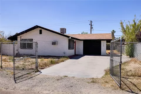 Exterior - 7100 Cholla Ave, Yucca Valley, CA 92284 photo 7 of 9