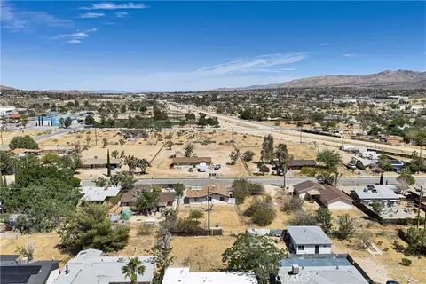 View/Area - 7100 Cholla Ave, Yucca Valley, CA 92284 photo 6 of 10